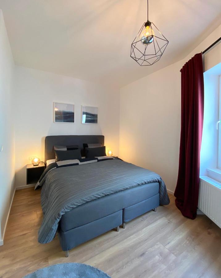 White Inn - Ferienwohnung Mit Terrasse 뮈르츠슐라크 외부 사진