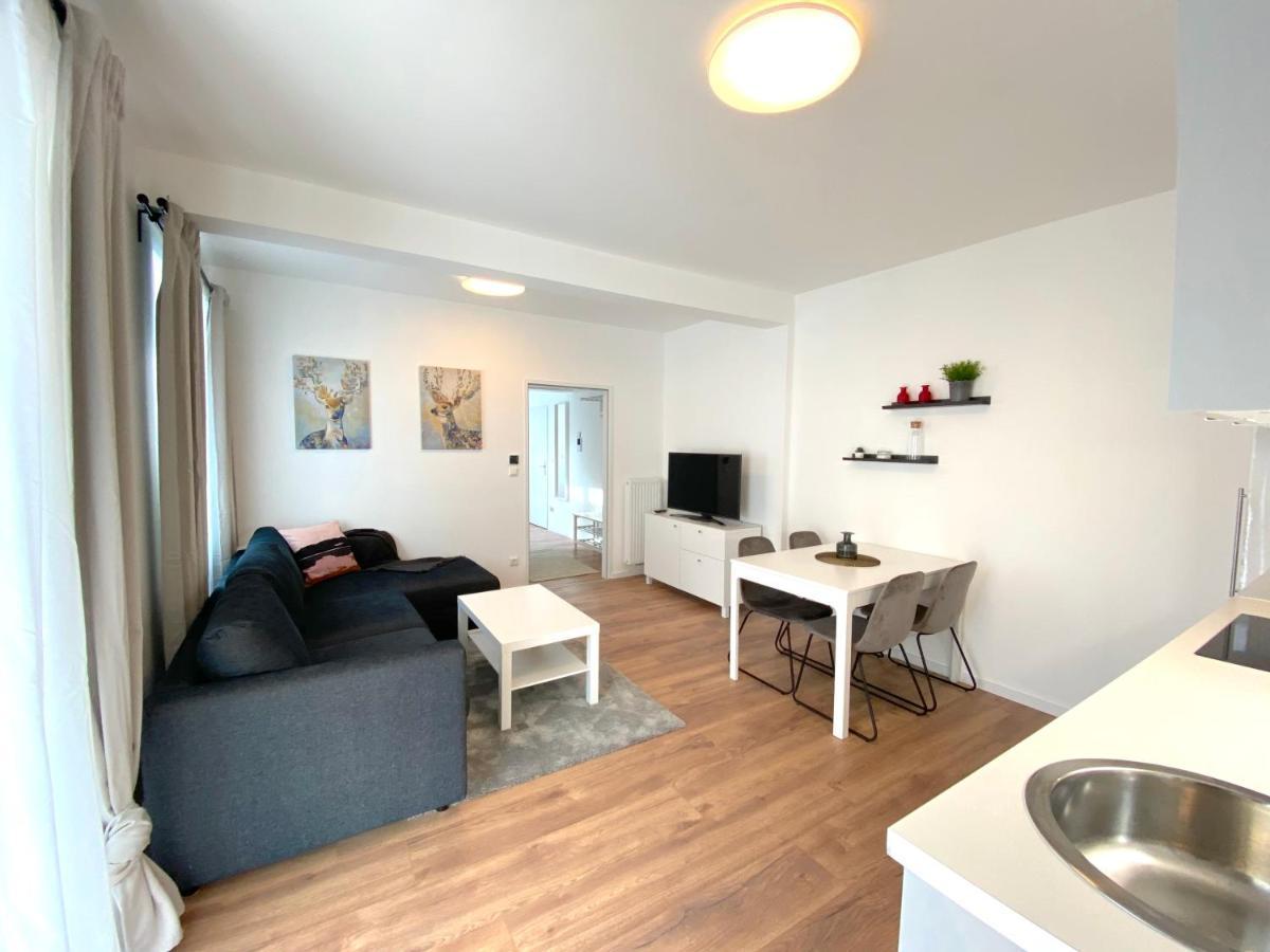 White Inn - Ferienwohnung Mit Terrasse 뮈르츠슐라크 외부 사진