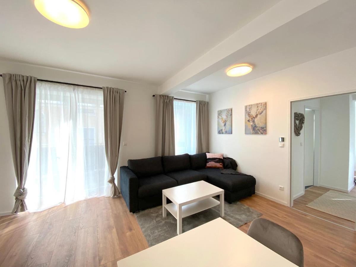 White Inn - Ferienwohnung Mit Terrasse 뮈르츠슐라크 외부 사진