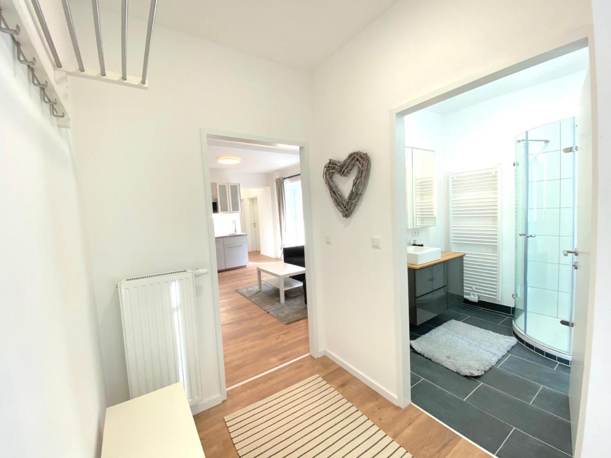 White Inn - Ferienwohnung Mit Terrasse 뮈르츠슐라크 외부 사진